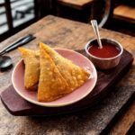 Veg Samosa (V)(D) (2/portion)